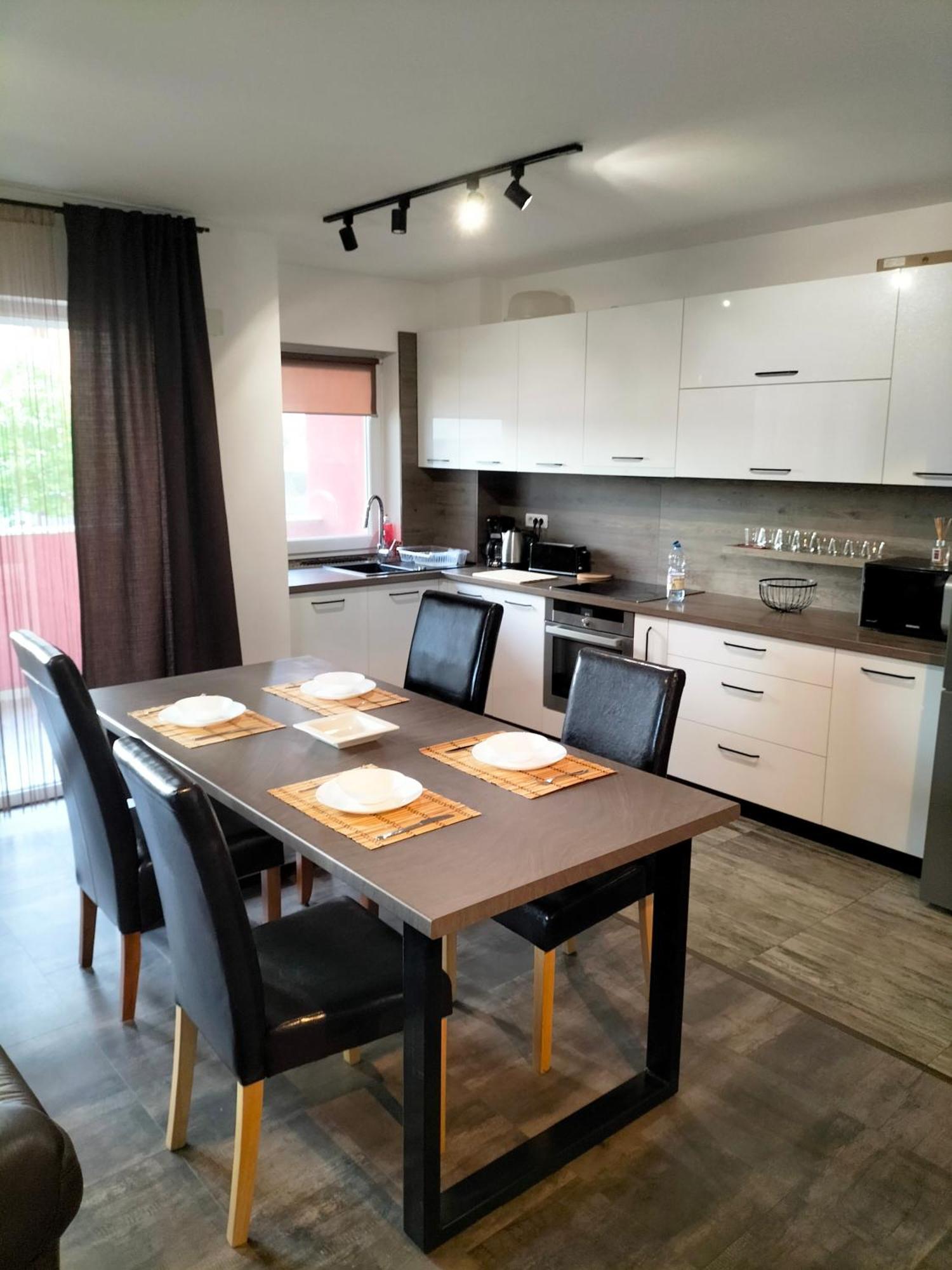 Lotus Area On Apartment Oradea Ngoại thất bức ảnh
